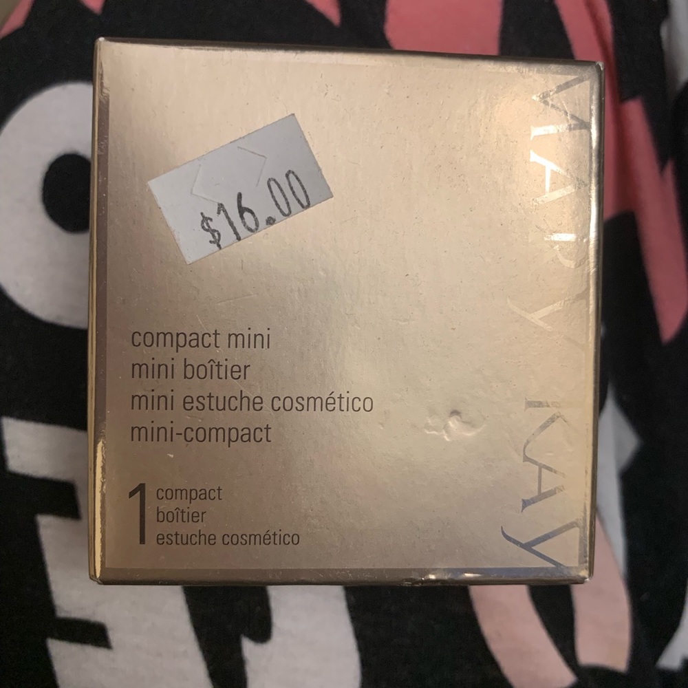 Mary Kay compact